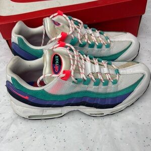 Nike Air Max 95 White and Teal Sneakers